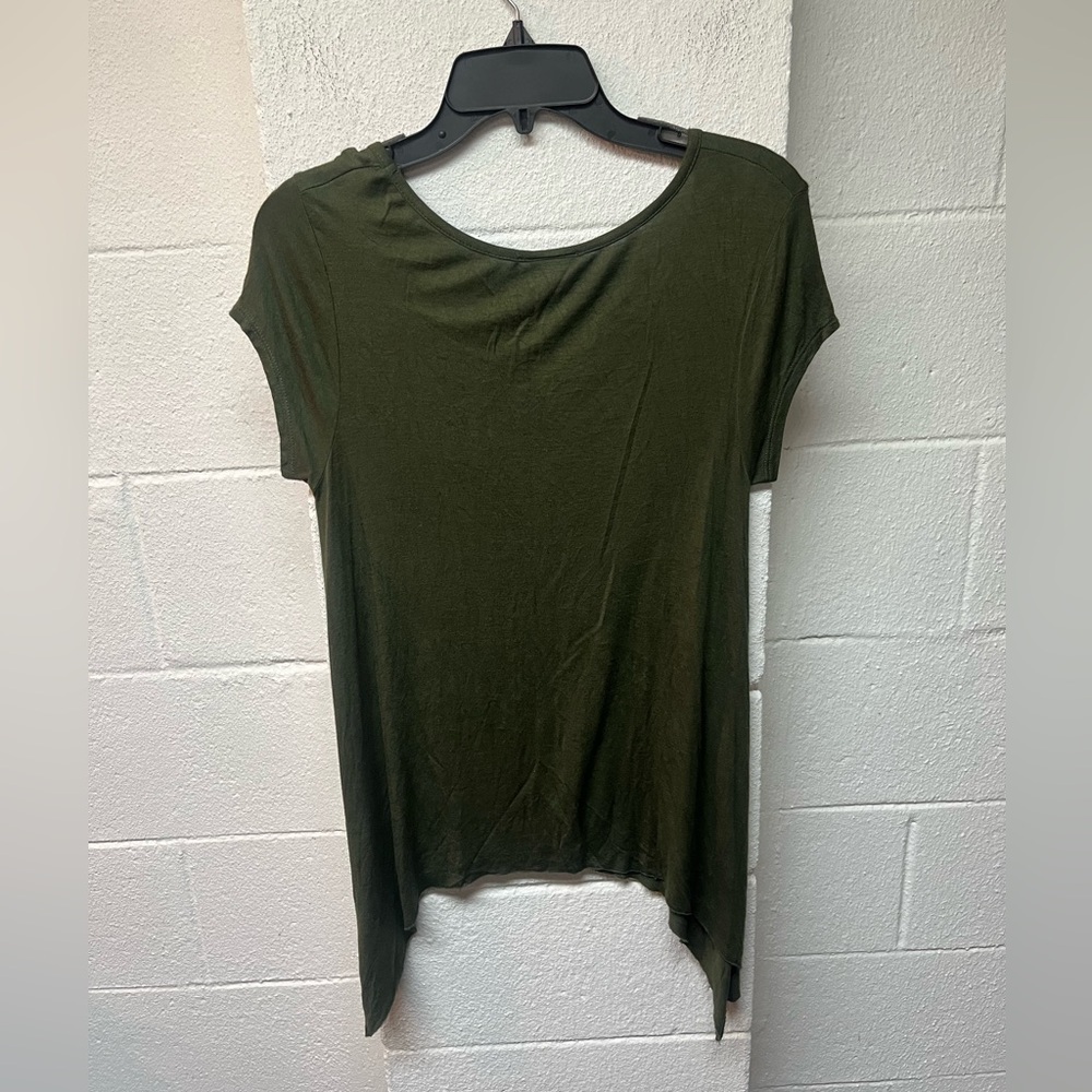 Rue21 Dark Green Short Sleeve Tee with White Mandala Design. Medium - Picture 5 of 5
